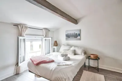 Duplex au Coeur de Paris Hôtels à : Paris