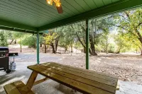 Sugar Pine Cabin 2BD 2BTH - Jacuzzi - KING Beds