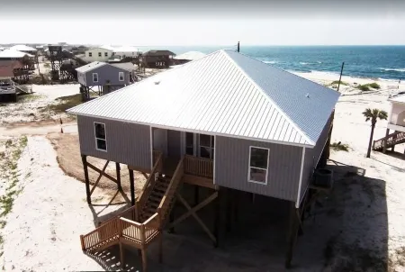 Steps from the Beach! Water view from each bedroom! Great for multiple families! Отели в г. Дофин-Айленд