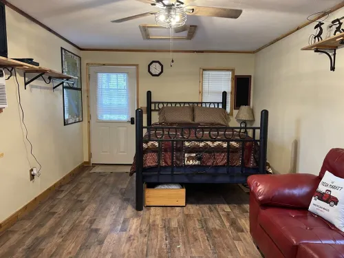 Cozy Cabin on Lake Sam Rayburn w/waterfront access