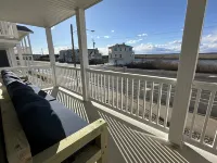 Salty Dog: South End Sunsets - Dog Friendly 2 Short Blocks to 42nd Street Beach