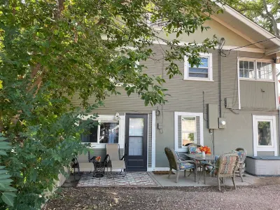 Cozy 3-bedroom garden level, dog friendly, in the heart of Greeley