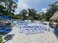 Spacious 5-bedroom house with WiFi, AC, Heated Pool and Jacuzzi in Central Tampa Hotels in Egypt Lake-Leto