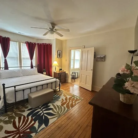 Charming Waterfront Home: Spacious, Modern, Near Attractions & Universities