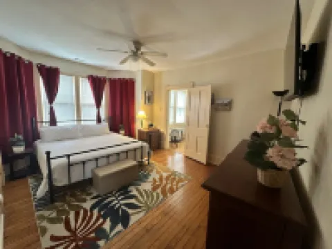 Charming Waterfront Home: Spacious, Modern, Near Attractions & Universities