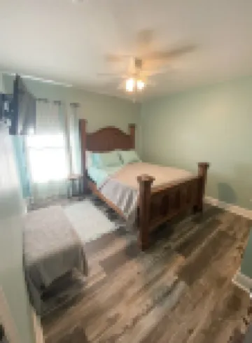Beautiful heated pool home with office in Florida
