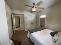 2 Bed, 2 Bath Cozy Home Across from Zoo in the heart of Baraboo. Hotels in Baraboo