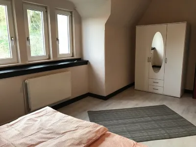 Centrally located for visitors to the Harz, trade fair guests, fitters, Alfeld (5min), Leineberg Hotels near Storchennest Alfeld (Leine)