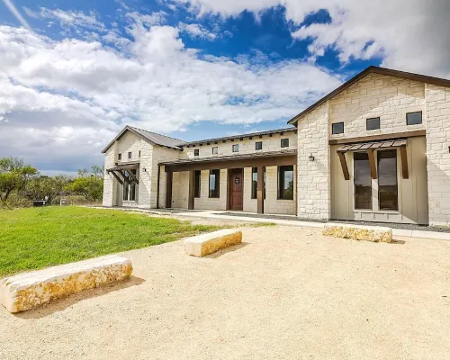 Welcome to Little Blanco! Bonus: Free Golf During Your Stay! Hotels in Concan