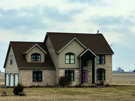 Rustic Cabin-Farmhouse Vibe Secluded with Hot Tub