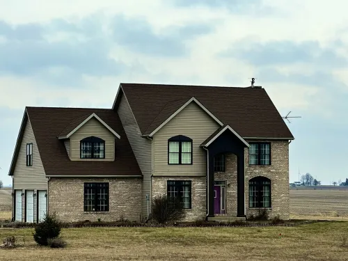 Rustic Cabin-Farmhouse Vibe Secluded with Hot Tub