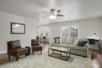 Charming 3bed/2 bath near Gathering Place, Riverparks and Downtown