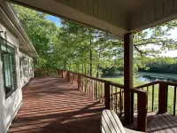 Beautiful and relaxing Golf & Lake retreat waiting just for you!! Hôtels à : 