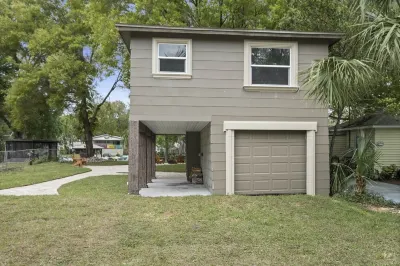 Weeki Wachee Pirate House