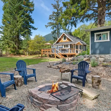 ☀️Historic and Charming Beach Cottage.Beautifully Renovated! Easy walk to beach