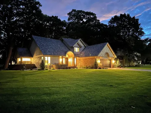 Beautiful Fully Remodeled House Located on Hazeltine National Golf Club.