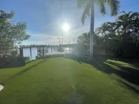 Waterfront Home on the Harbor with a Pool, Boat Dock & Pet Friendly! Hotel a Port Salerno