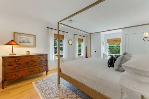 Cape Porpoise village with harbor views.  Walk to shops and restaurants.