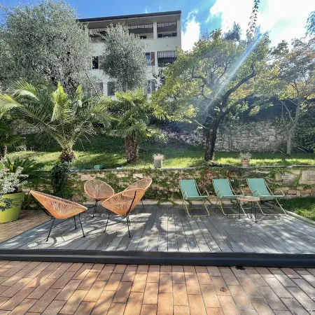 PANORAMIC APARTMENT SITUATED IN THE TOWN CENTER WITH LAKE VIEW