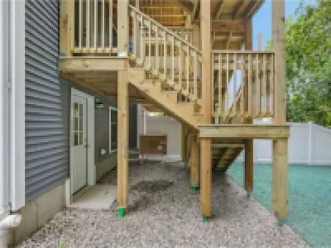 Cozy 2-Floor Apartment with Garage Access ウースターのホテル