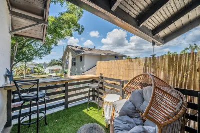 Cozy 1-bedroom apartment inSt. Petersburg with WiFi, AC, Close to Beach
