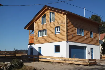 Alb Chalet: Detached vacation home with whirlpool, infrared cabin and wood-burning stove