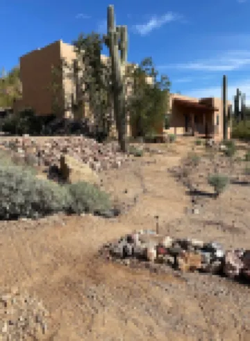 10 Minute Walk to Downtown Cave Creek Restaurants, Night Life and Shops