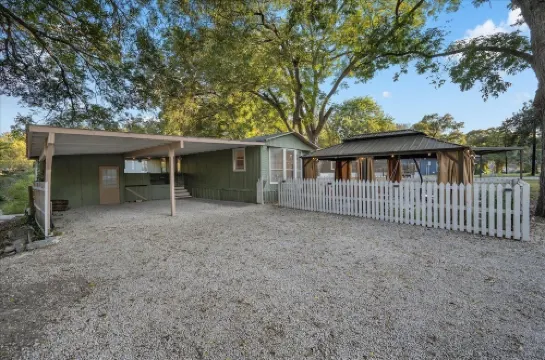 Hot Tub, Fire Pit, Cabana, Covered Patio & Pet-Friendly Riverside Retreat