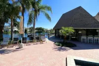 The Horizon Hideaway • Walk To The Beach!