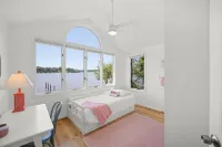 Amazing Waterfront Retreat with Pool, Pier, and Kayaks, Minutes from Annapolis