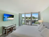 RAMADA SARASOTA CONDO HOTEL#407 Waterfront Balcony, King Bed,  Pool, Kitchenette Hotels in Whitfield