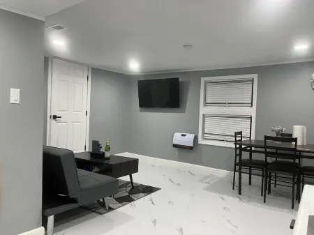 Cozy remodeled apartment near Franconia State park ( unit 3) Отели рядом с достопримечательностью «The Store & Gallery at WREN»