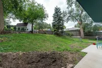 Jaw-dropping artistic mid-century modern home! Close to medical centers