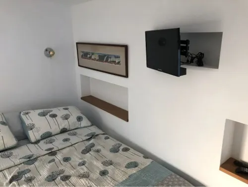 Private, Clean LOFT w PRIVATE COURTYARD/ENTRANCE in Venice Beach w Kitchen