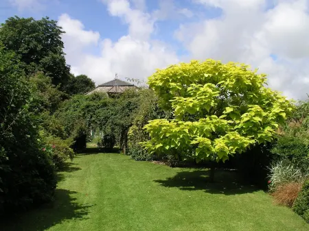 Barn conversion, quiet location and  heated swimming  pool ( from mid May)
