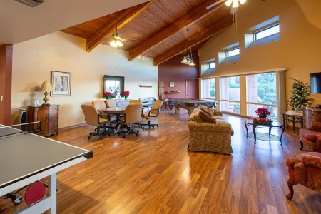 Pristine Condo with Resort Amenities