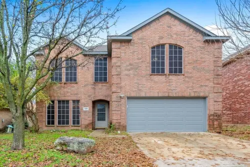 Hot Tub! 4BR 3BA Modern, newly remodeled, 16 ppl