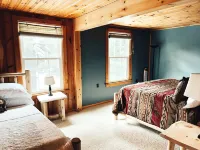 Beautiful Adirondack Region Lakefront Cottage