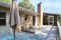 Cozy Country Cottage