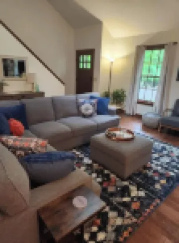 Centrally located retreat in Massanutten Resort. Hot tub and game room!