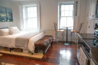 ♥ Historic Studio Minutes to Salem+Beaches Old Town Marblehead Private Parking ♥ Hotel di 