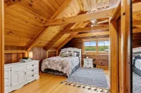 Cozy Cabin @James River; Live/Work/Play Experience