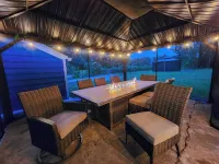 Modern Home 2 Firepits w/ Dining