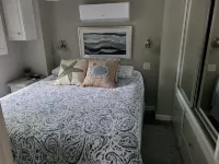Fully furnished tiny house with loft just minutes from the beach