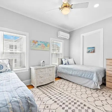 *3rd to Beach*Beautiful*Clean*Victorian, *Across Veterans Prk*Beach Haven