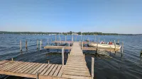 Cottage #4 - Beautiful 3 Bedroom Lakefront Cottage - Fully Renovated in 2024!