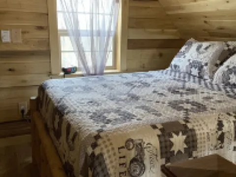 Campfire Retreat with outdoor hot tub under the stars and WiFi Hotels in Upshur County