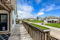 Solid Rock Retreat - New coastal gem!