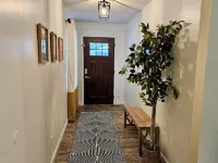 Gather together in Westfield - 8 people Hotels in Westfield