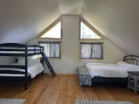 Escape to cozy Cotopaxi cabin, just a quick drive away from Arkansas River
